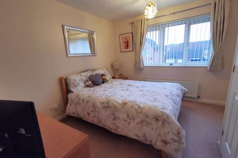 16 Bond Close, Aylesbury, HP21 8FZ