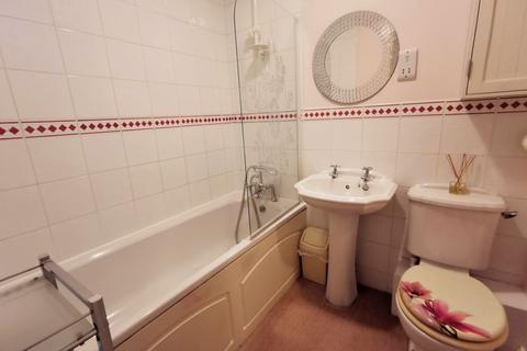 16 Bond Close, Aylesbury, HP21 8FZ