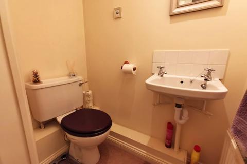 16 Bond Close, Aylesbury, HP21 8FZ
