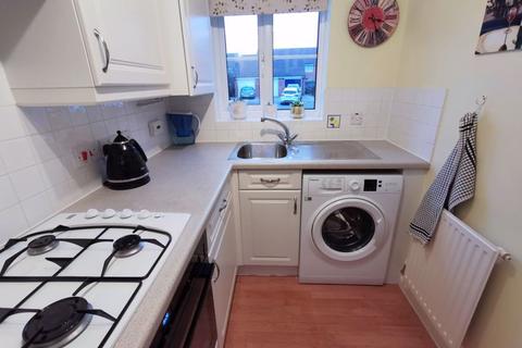 16 Bond Close, Aylesbury, HP21 8FZ