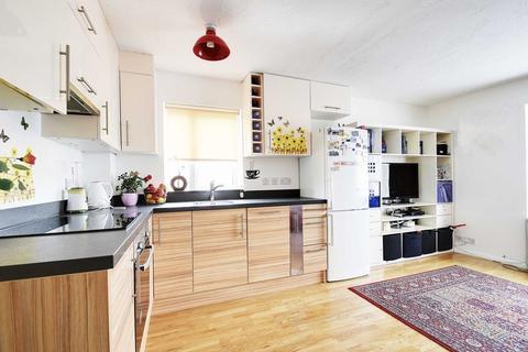 35 Godolphin Close, London, N13 6LF