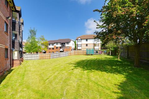 35 Godolphin Close, London, N13 6LF