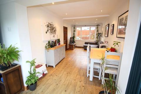 80 Campbell Road, Caterham, CR3 5JN