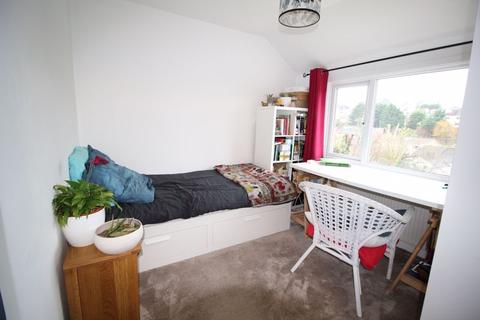 80 Campbell Road, Caterham, CR3 5JN
