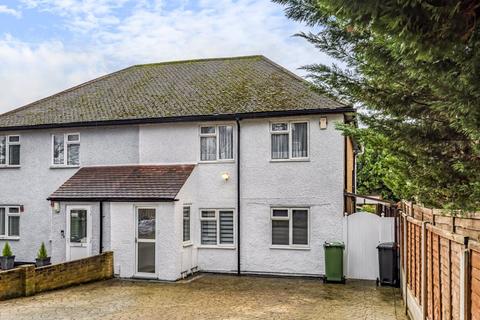 32 The Avenue, Worcester Park, KT4 7EY