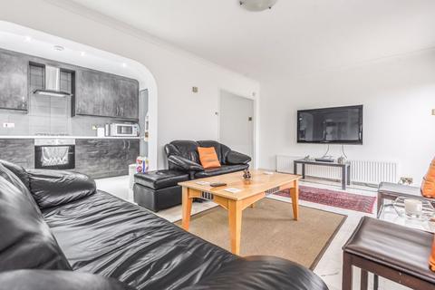 32 The Avenue, Worcester Park, KT4 7EY