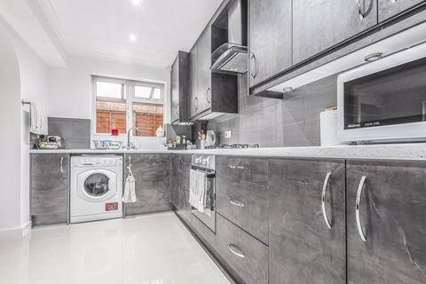 32 The Avenue, Worcester Park, KT4 7EY