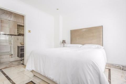 32 The Avenue, Worcester Park, KT4 7EY