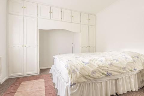 32 The Avenue, Worcester Park, KT4 7EY