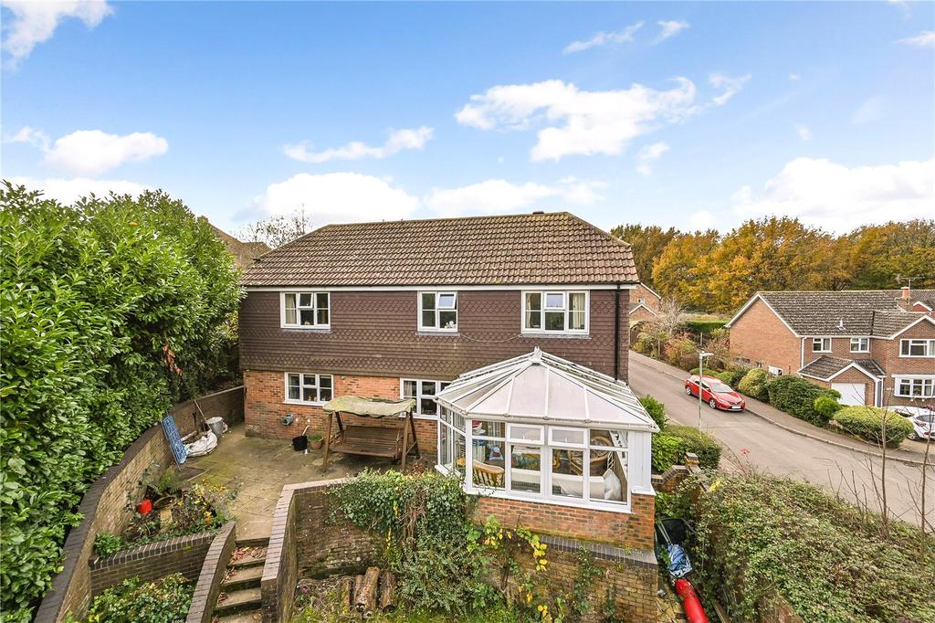 Rogersmead, Tenterden, TN30 4 bed detached house £450,000