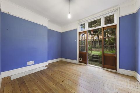 11 Oak Avenue, London, N8 8LJ