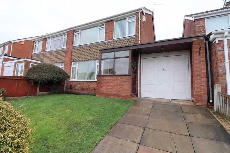 Oulton Close, Prenton 3 bed semidetached house £170,000