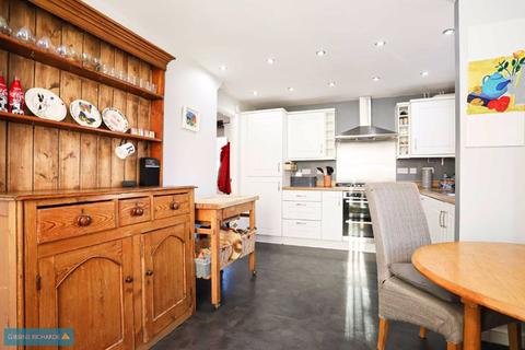 63 Collett Road, Norton Fitzwarren, Taunton, TA2 6DB