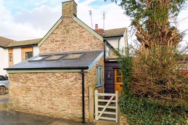 Longtown, Herefordshire, HR2 0LQ 3 bed semidetached house £245,000