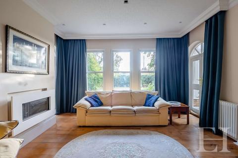 33 Bramble Road, Daws Heath, Benfleet, SS7 2UN