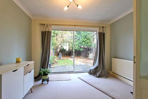 135 Walstead Road, Walsall, WS5 4LU