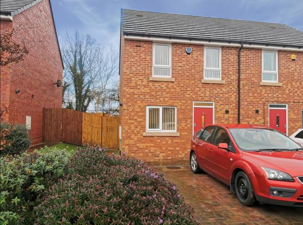 Fieldhead Crescent, Birstall, Batley 2 bed semidetached house £135,000