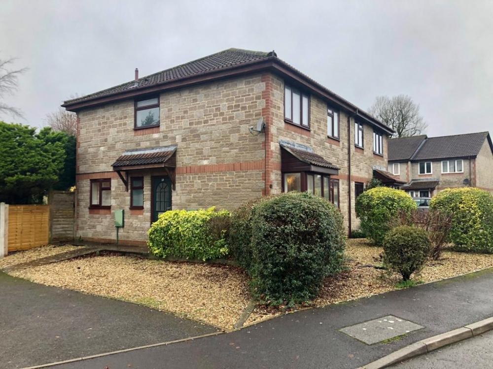 Constantine Court, Shepton Mallet 4 bed semidetached house £950 pcm (£219 pw)