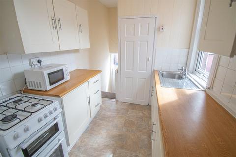 4 bedroom maisonette to rent, Doncaster Road, Sandyford, Newcastle Upon Tyne