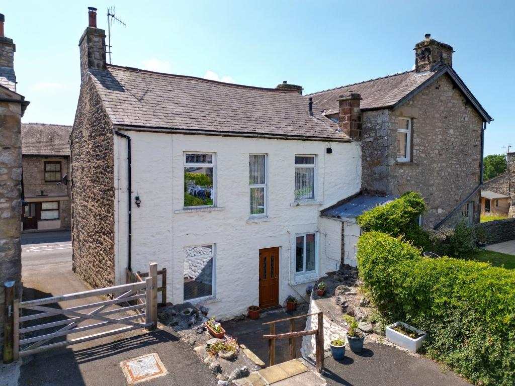 New Road, Ingleton, Carnforth 4 bed semidetached house for sale £280,000