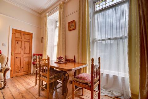 Flat 2, 13 Bagdale, Whitby, YO21 1QS