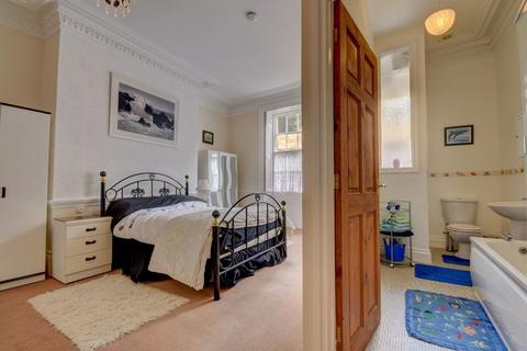 Flat 2, 13 Bagdale, Whitby, YO21 1QS