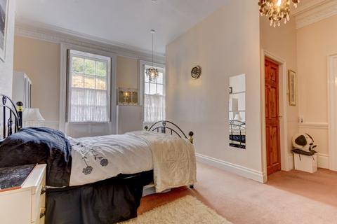 Flat 2, 13 Bagdale, Whitby, YO21 1QS