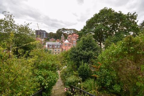 Flat 2, 13 Bagdale, Whitby, YO21 1QS
