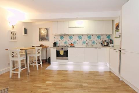 2 bedroom flat to rent, Christchurch Road, Crouch End N8