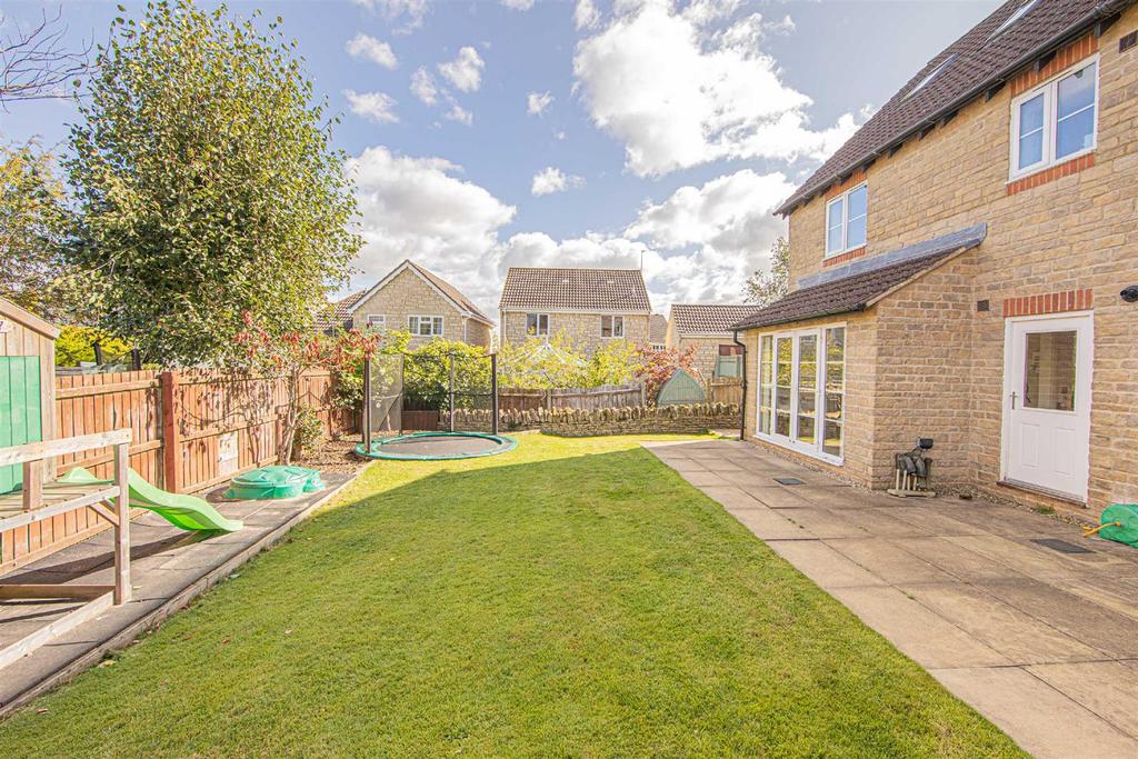 Neston 5 bed detached house for sale £535,000