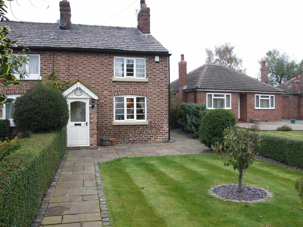 Rushgreen Road, Lymm 3 bed cottage £1,150 pcm (£265 pw)