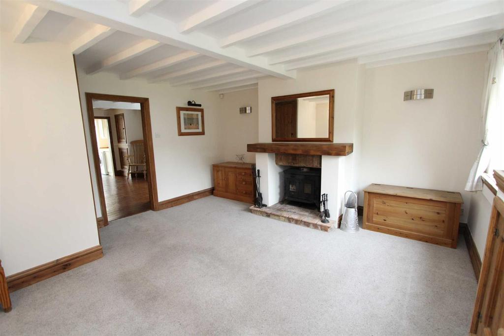 Rushgreen Road, Lymm 3 bed cottage £1,150 pcm (£265 pw)