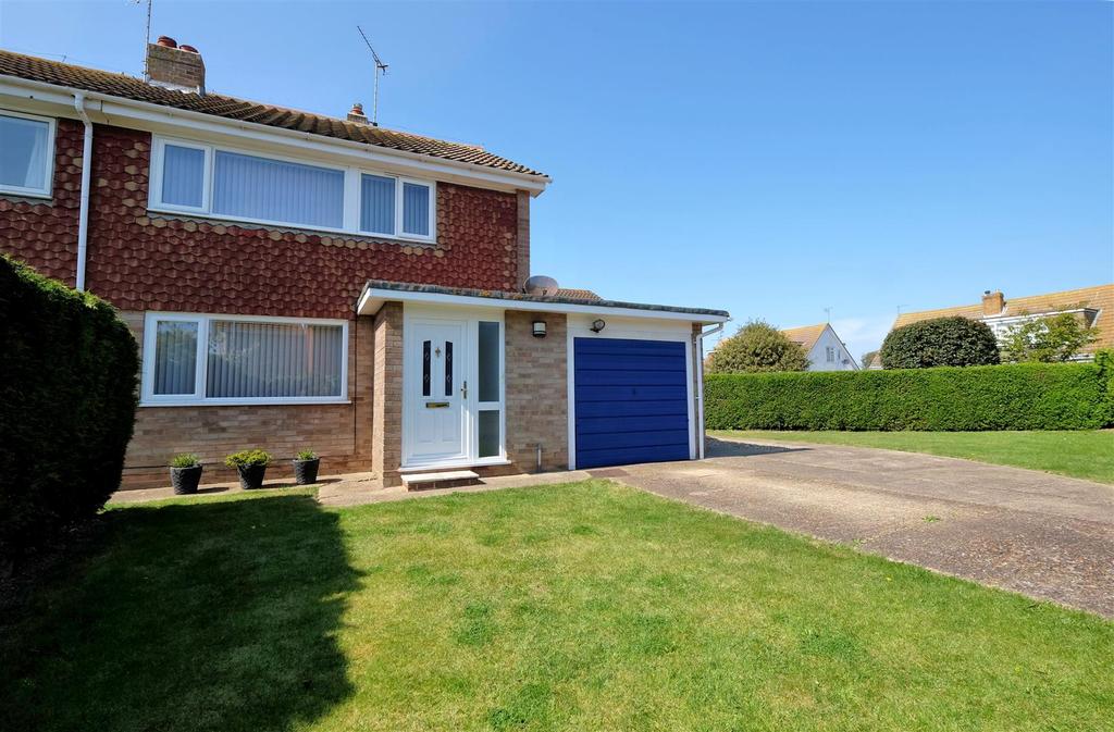 Kite Farm, Whitstable 3 bed semidetached house £345,000