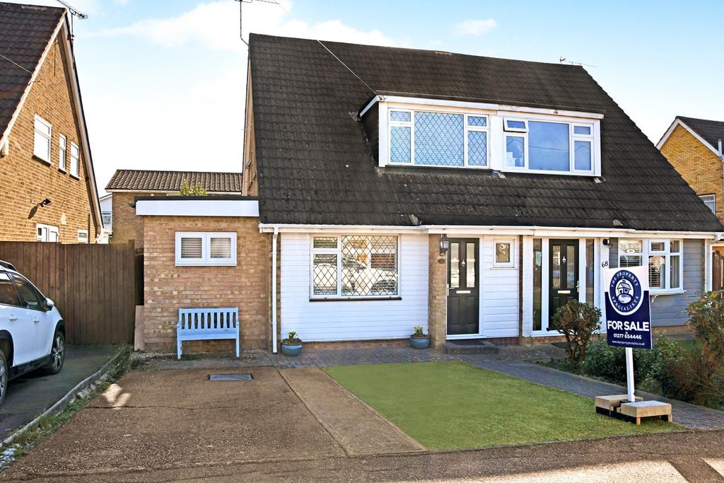 Scrub Rise, Billericay, CM12 3 bed semidetached house £459,950