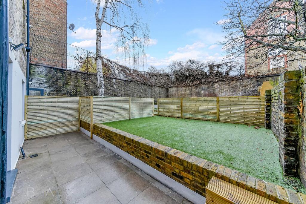 224 Cable Street, London, E1 2 bed apartment £525,000
