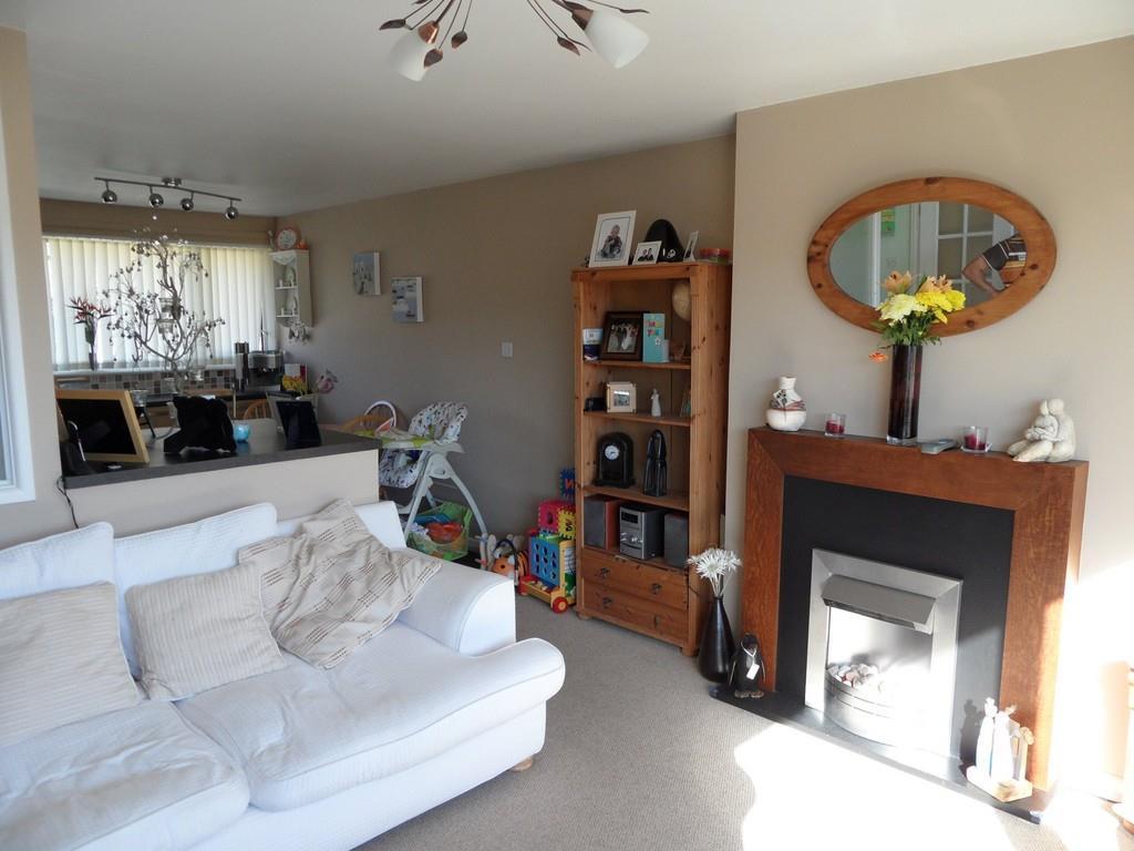 Churchfields, Dartmouth 2 bed house £720 pcm (£166 pw)
