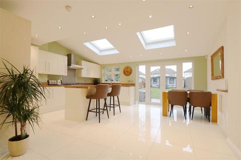33 Ashbourne Avenue, Bexleyheath, DA7 5NT