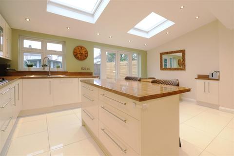 33 Ashbourne Avenue, Bexleyheath, DA7 5NT