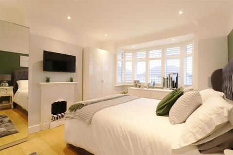 33 Ashbourne Avenue, Bexleyheath, DA7 5NT