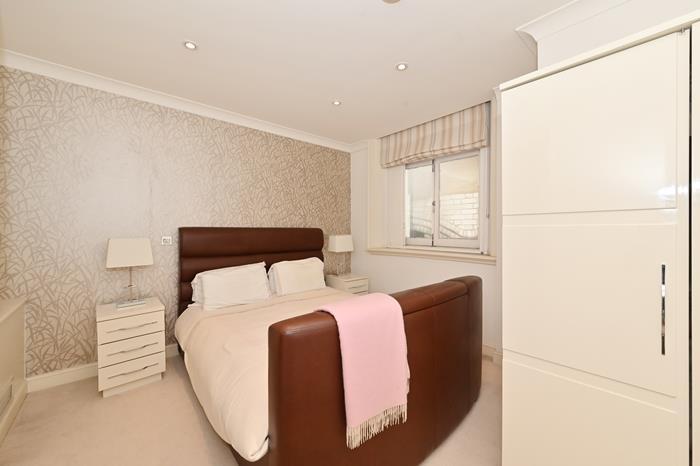 3-Hampshire-House (7)-700.jpg