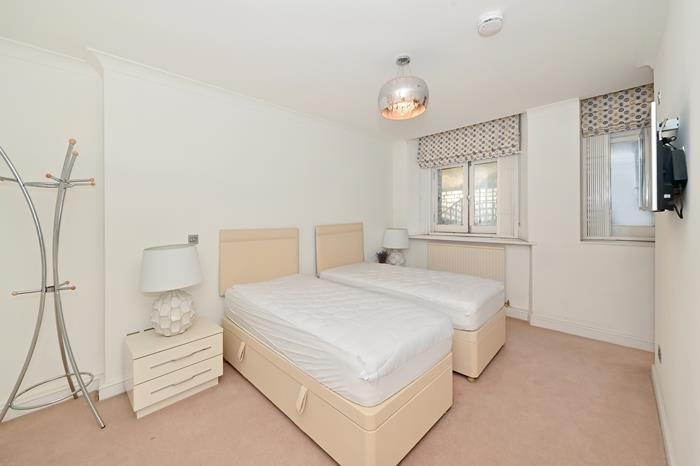 3-Hampshire-House (9)-700.jpg