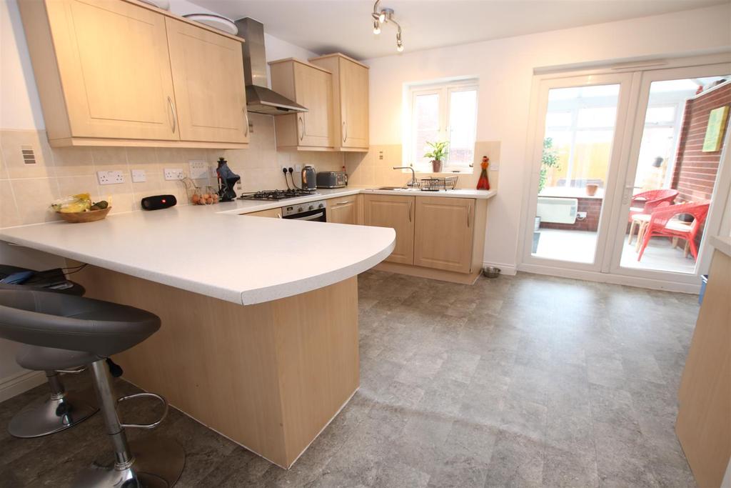 Kitchen 1.JPG