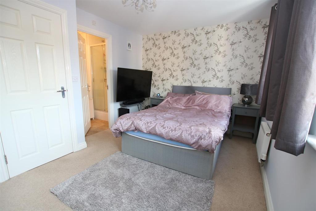 Bedroom 1.JPG