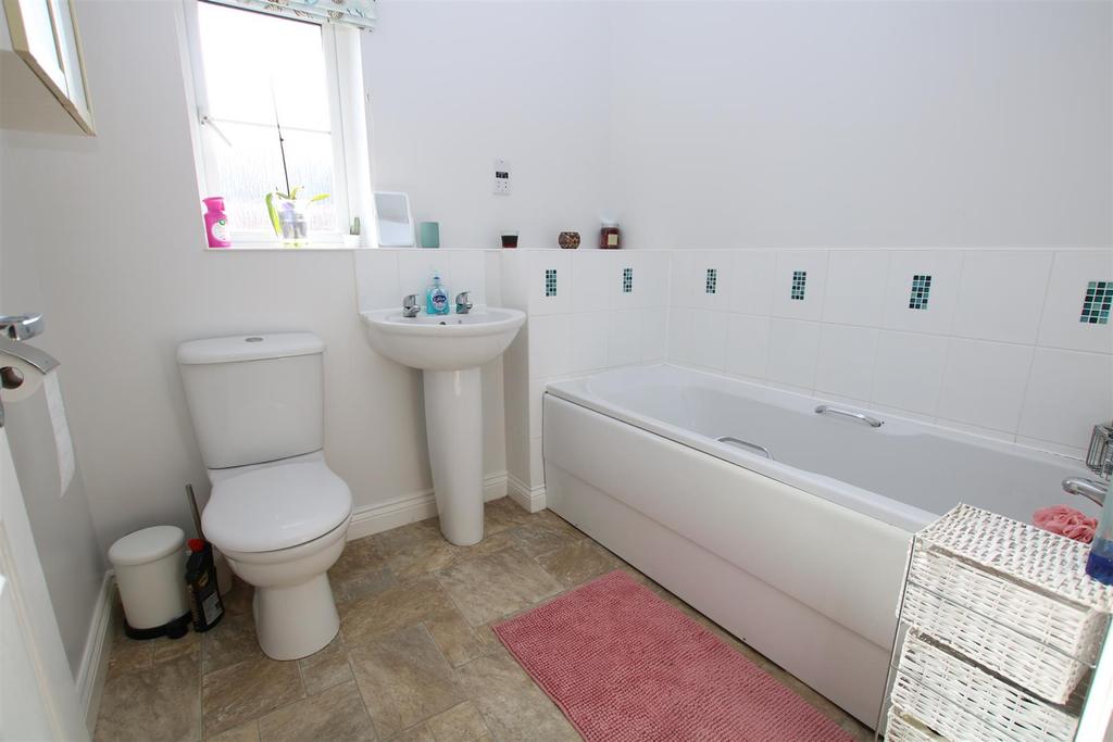 Bathroom.JPG