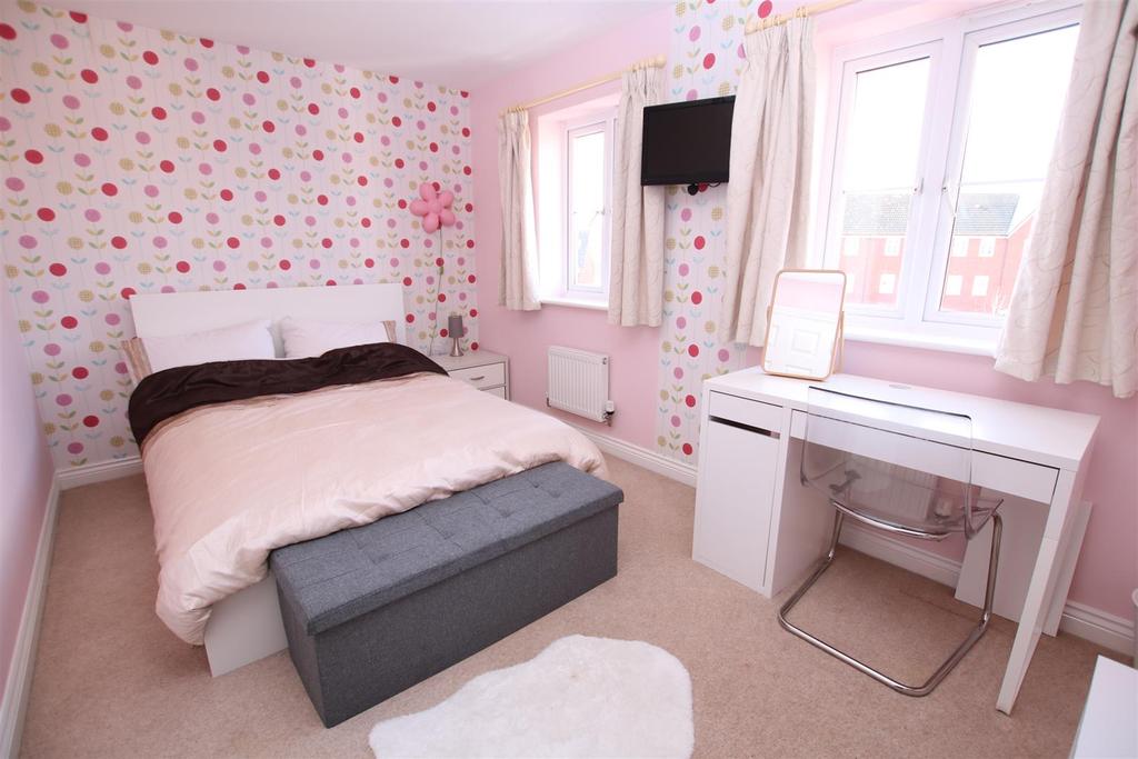 Bedroom 2.JPG