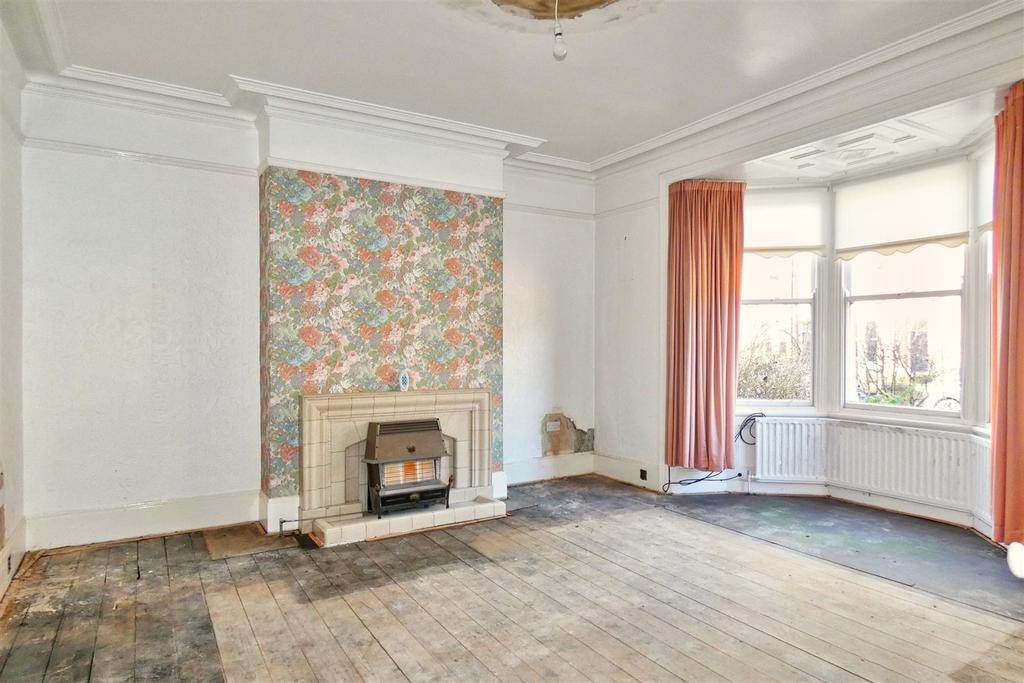 Olympia Gardens, Morpeth 3 bed semidetached house £220,000