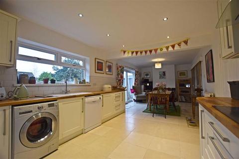 123 Longford Lane, Gloucester, GL2 9HD