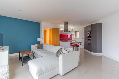 80 Empire Way, Cardiff, CF11 0JW