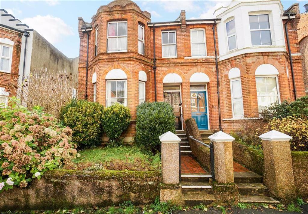 Vale Road, St. Leonardsonsea, East Sussex 4 bed semidetached house