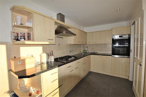32 Flatt Road, Largs, KA30 9EA